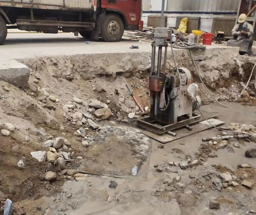 军垦路街道公路下沉压浆
